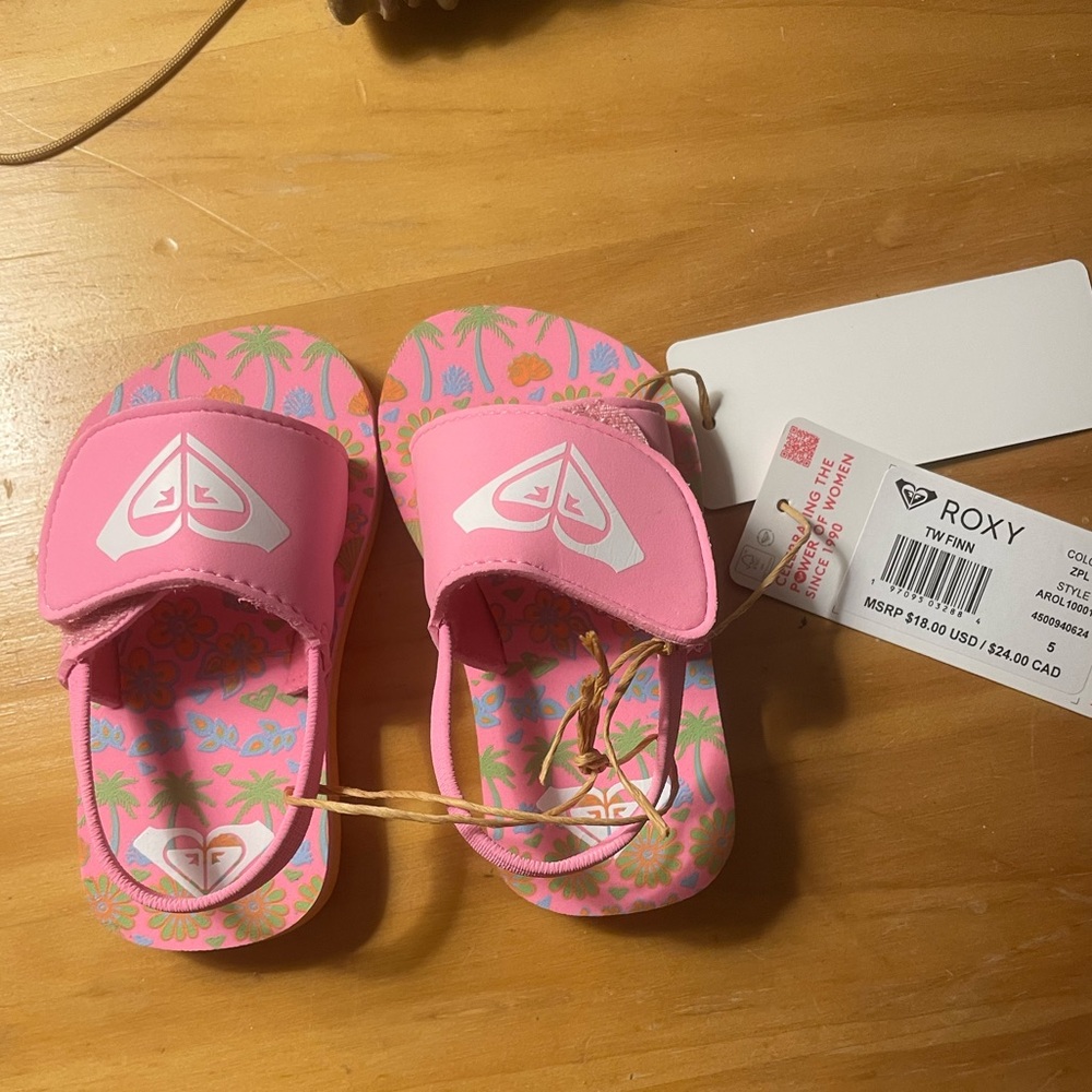 Roxy baby sandals size 5